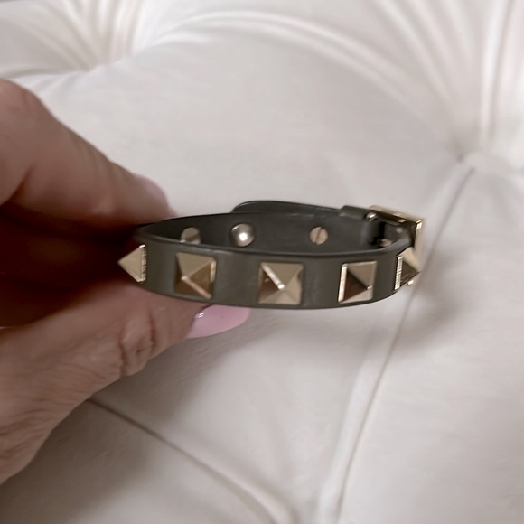 VALENTINO GARAVANI ROCKSTUD BRACELET OLIVE GREEN HOLD HARDWARE SIZE MEDIUM - Picture 3 of 4
